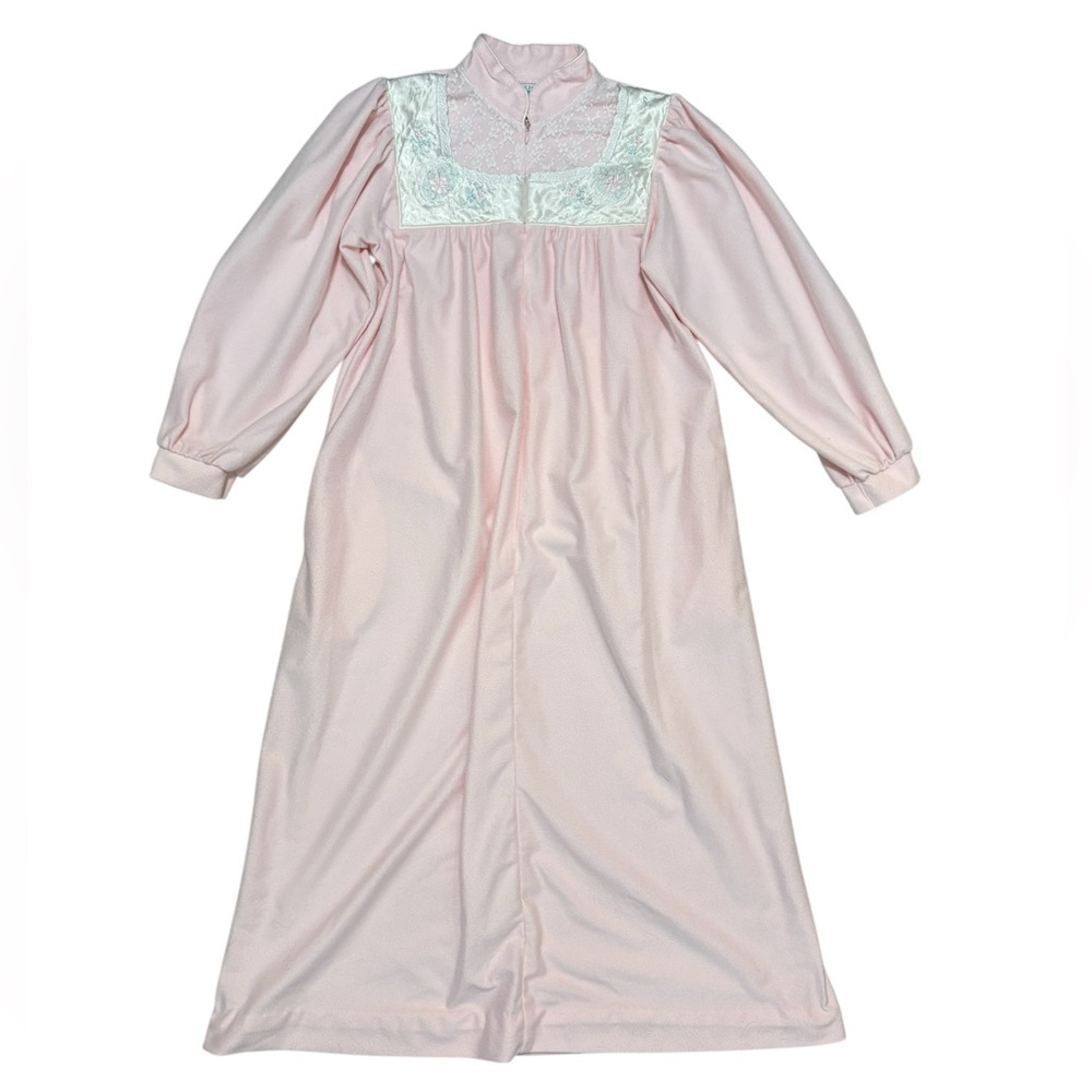 Vintage pink Gilligan O’Malley nightgown #182